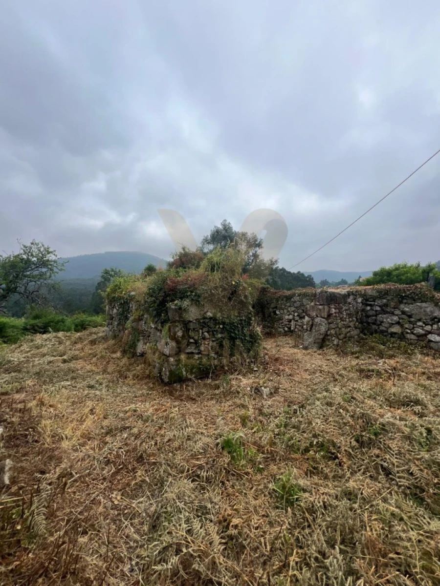 Moradia T3 para Venda em Bárrio e Cepões Foto 16