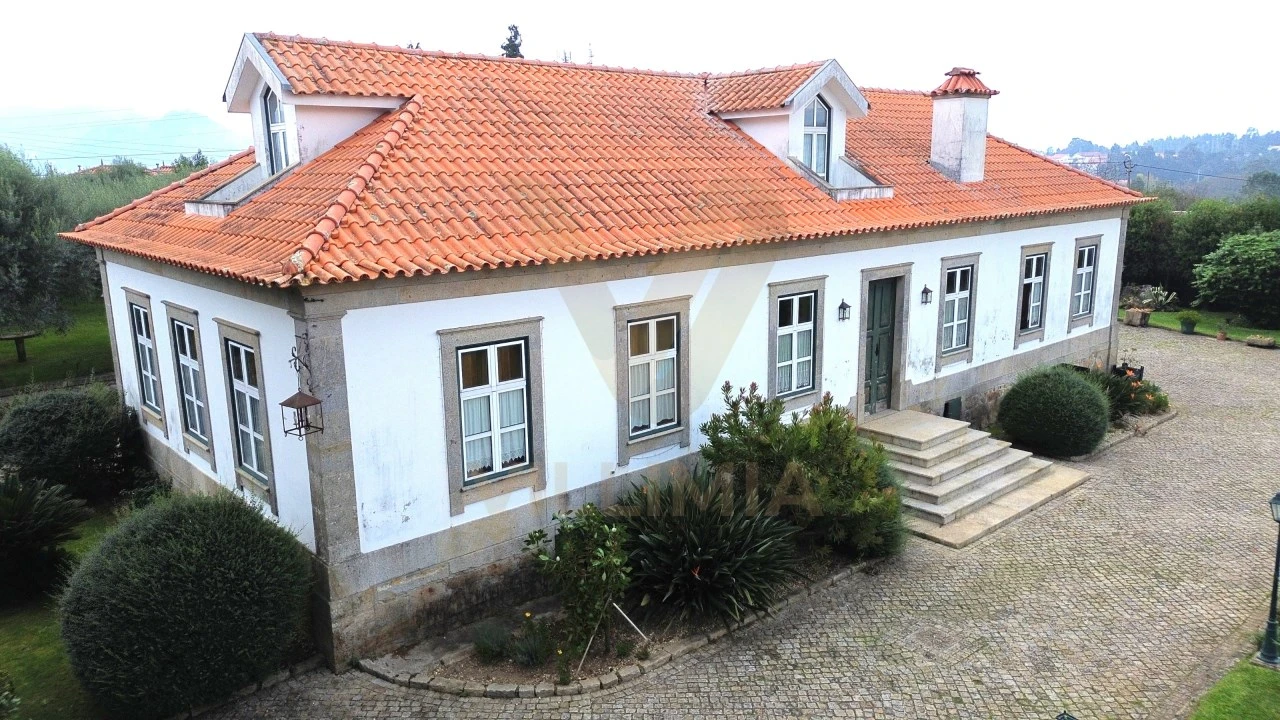 Quinta T6 para Venda em Correlhã Foto 1