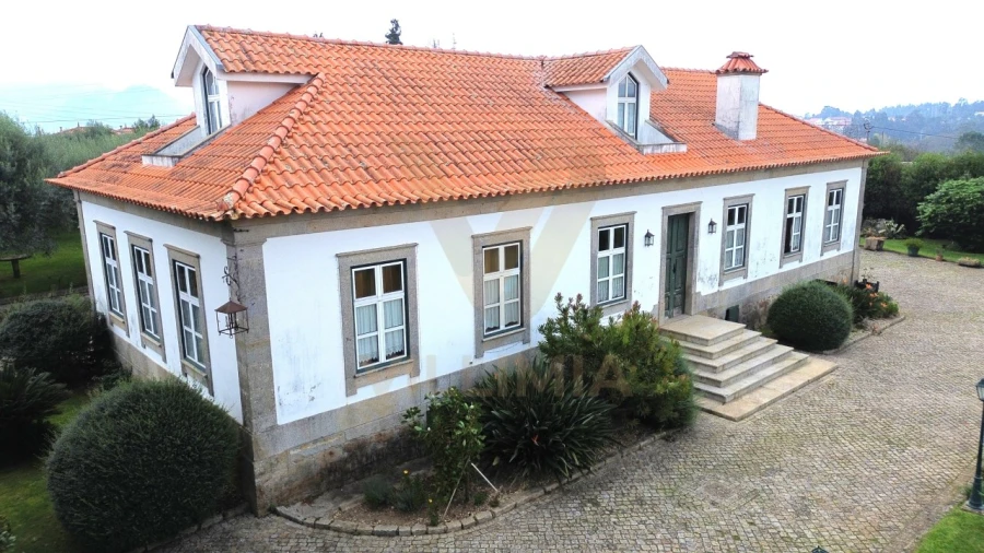 Quinta T6 para Venda em Correlhã Foto 1