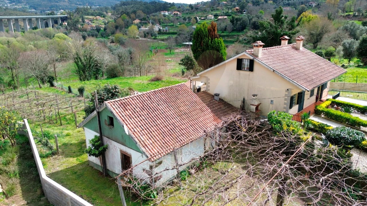 Moradia T3 para Venda em Rebordões (Souto) Foto 2