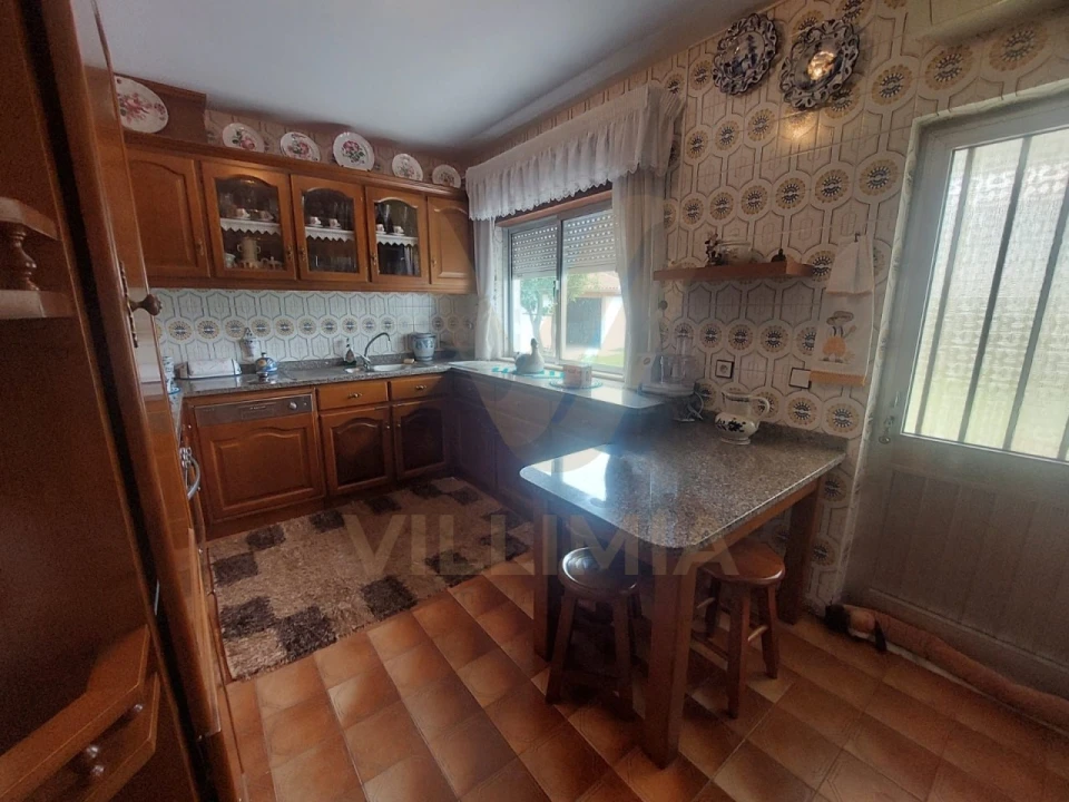 Moradia T4 para Venda em Calheiros Foto 7