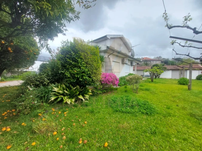 Moradia T4 para Venda em Calheiros Foto 4