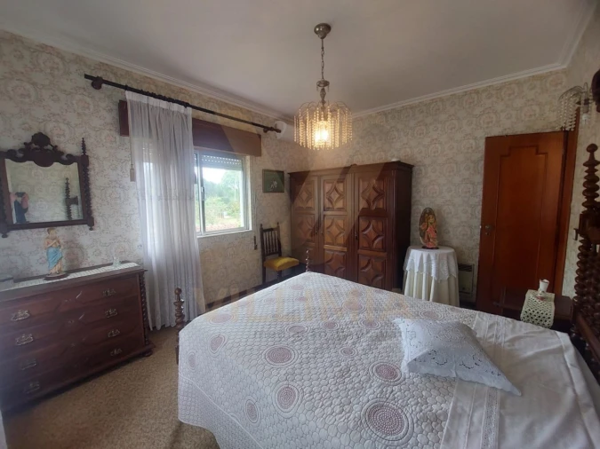 Moradia T4 para Venda em Calheiros Foto 12