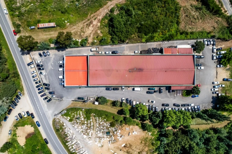 Armazém para Venda em Arcozelo Foto 12