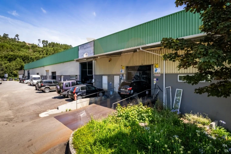 Armazém para Venda em Arcozelo Foto 17