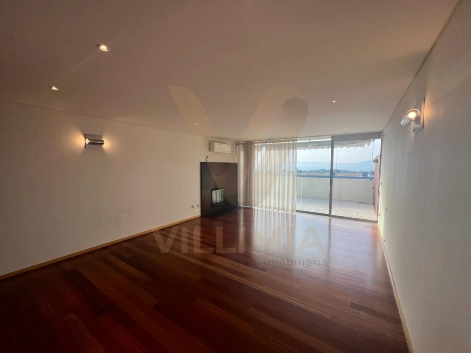 Apartamento T2 para Venda em Fornelos e Queijada Foto 9