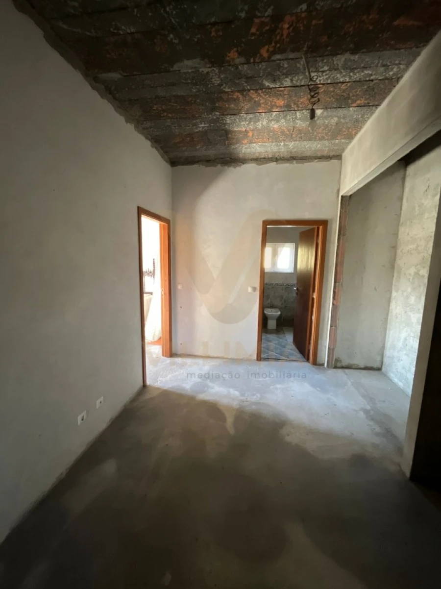 Moradia T3 para Venda em Refoios do Lima Foto 8