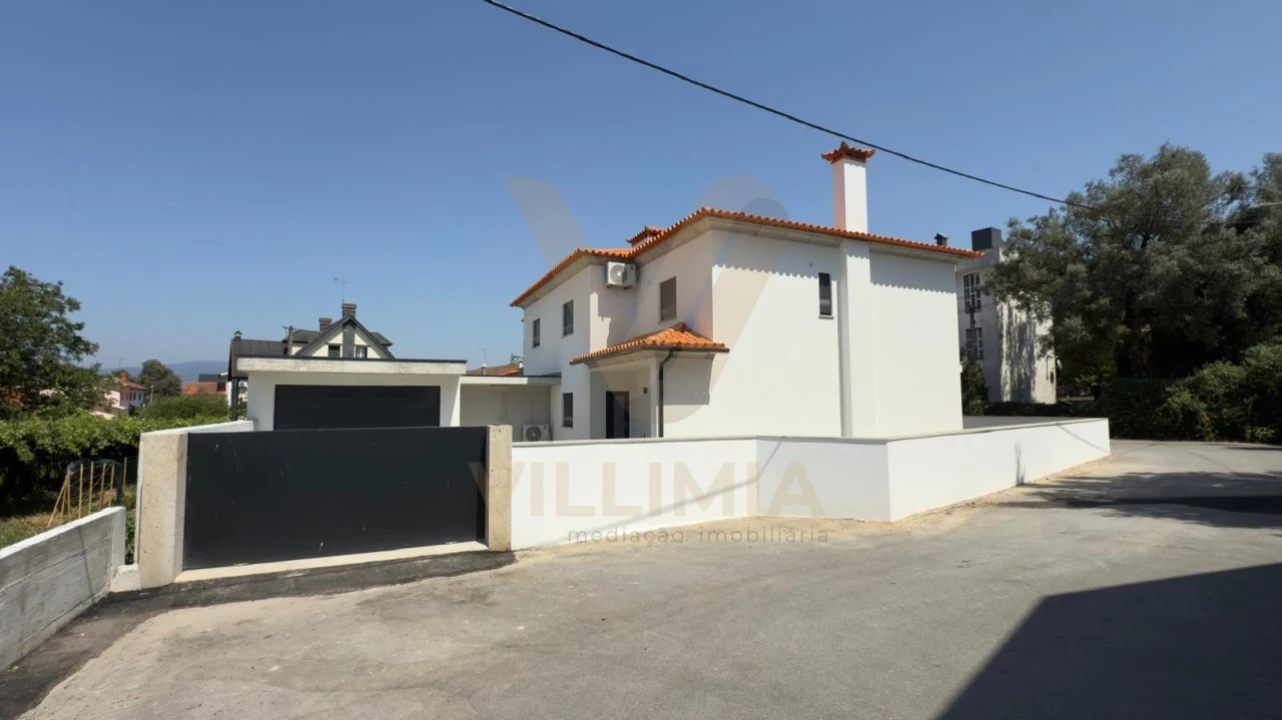 Moradia T3 para Venda em Correlhã Foto 3