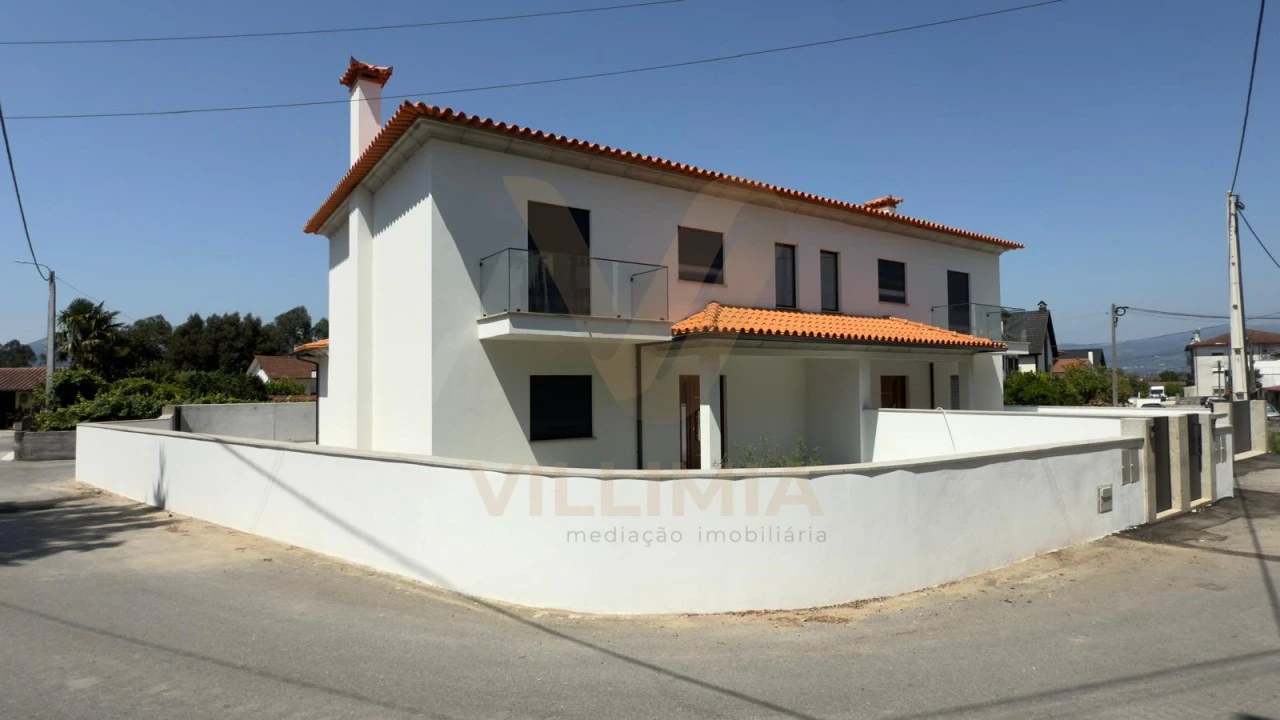 Moradia T3 para Venda em Correlhã Foto 7