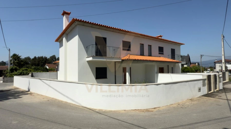 Moradia T3 para Venda em Correlhã Foto 7