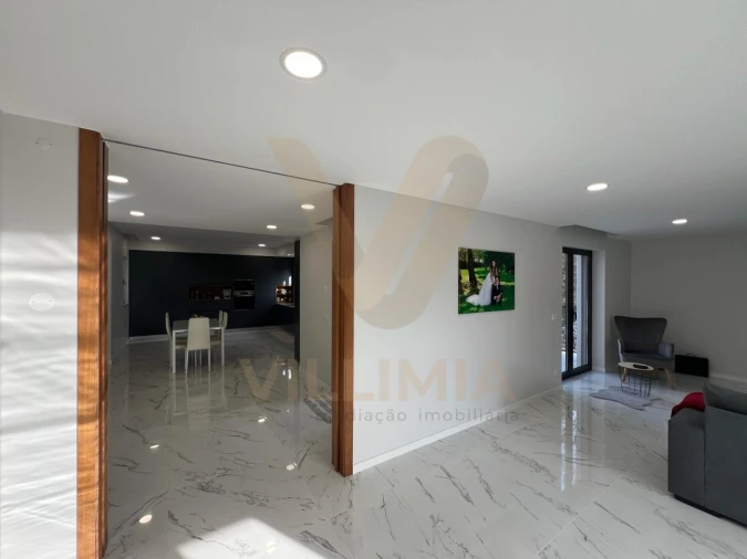 Moradia T3 para Venda em Rebordões (Souto) Foto 5