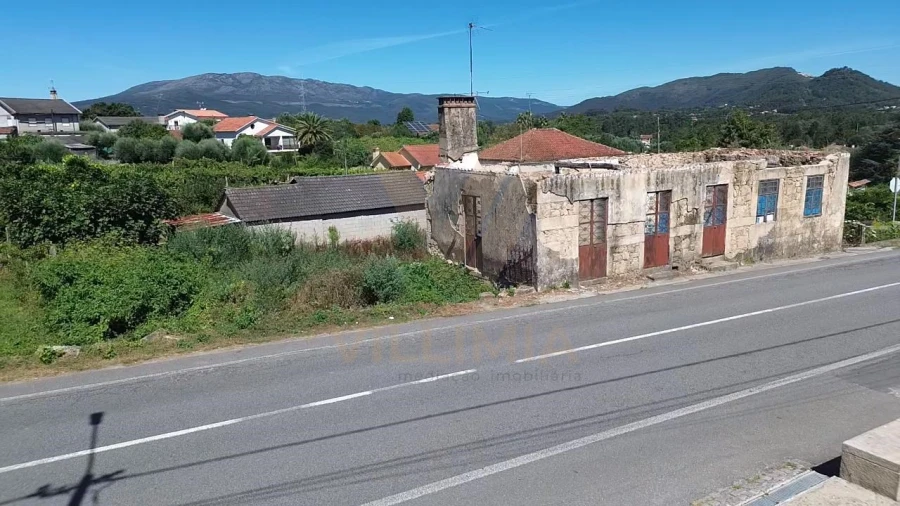 Moradia T3 para Venda em Correlhã Foto 16