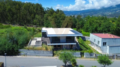 Moradia T4 para Venda em Arca e Ponte de Lima