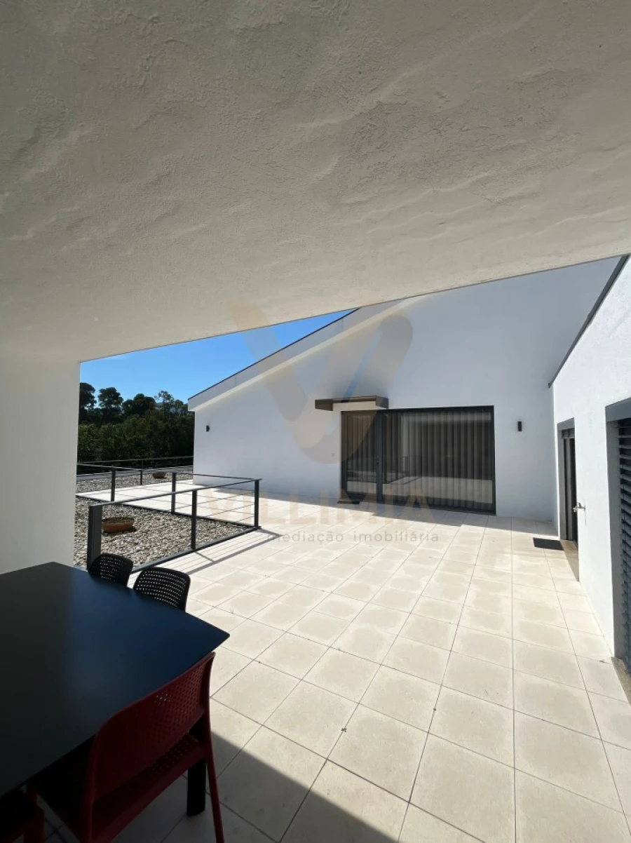 Moradia T5 para Venda em Fontão Foto 43