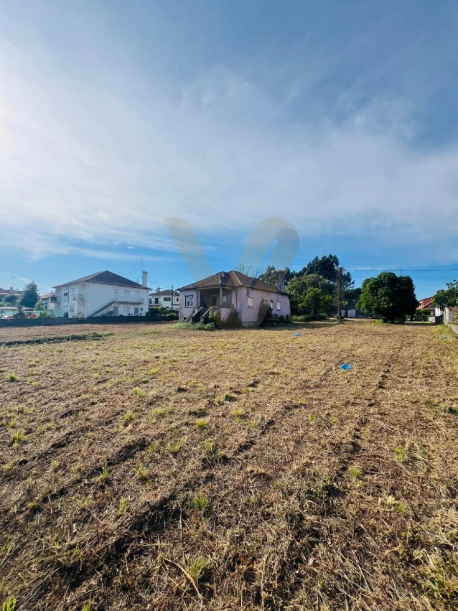 Terreno para Venda em Arcozelo Foto 4