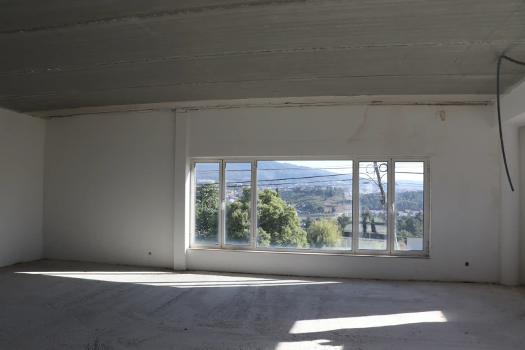 Armazém para Venda em Selho São Lourenço e Gominhães Foto 5