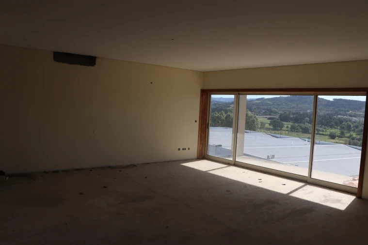 Moradia T4 para Venda em Brito Foto 19