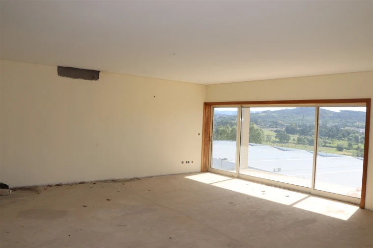 Moradia T4 para Venda em Brito Foto 21