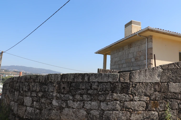 Moradia T4 para Venda em Brito Foto 3