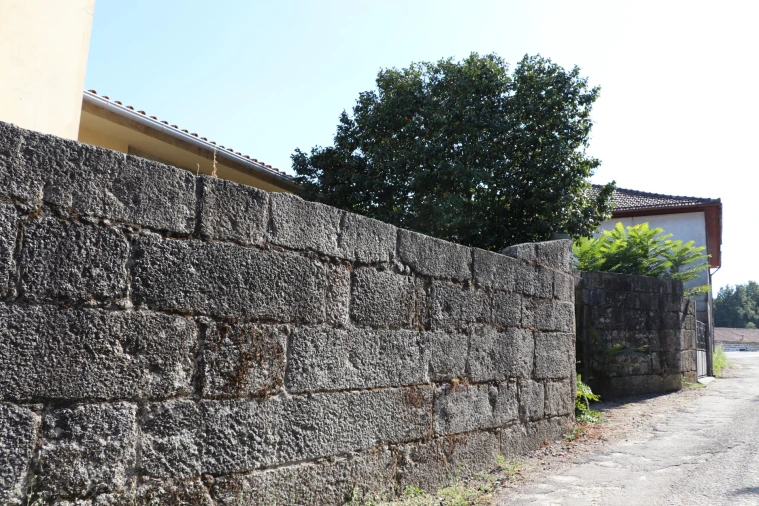 Moradia T4 para Venda em Brito Foto 5