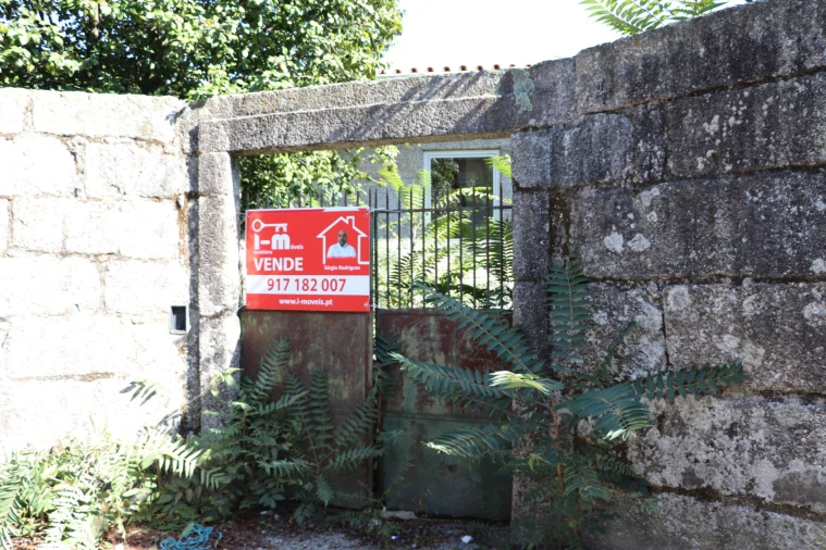 Moradia T4 para Venda em Brito Foto 6