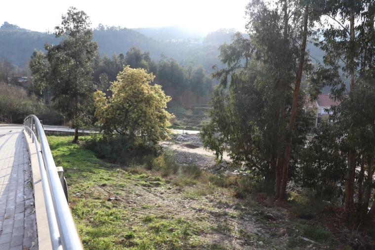 Terreno Comércio / Armazém para Venda em Santa Eulália Foto 8