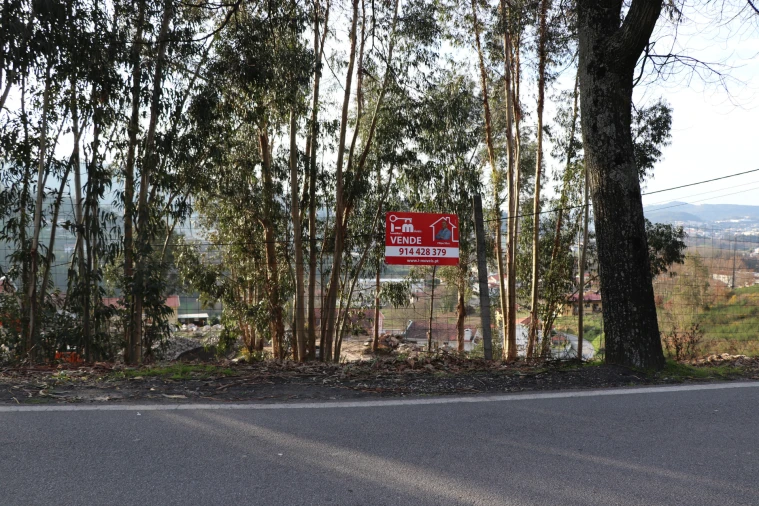 Terreno Comércio / Armazém para Venda em Santa Eulália Foto 4