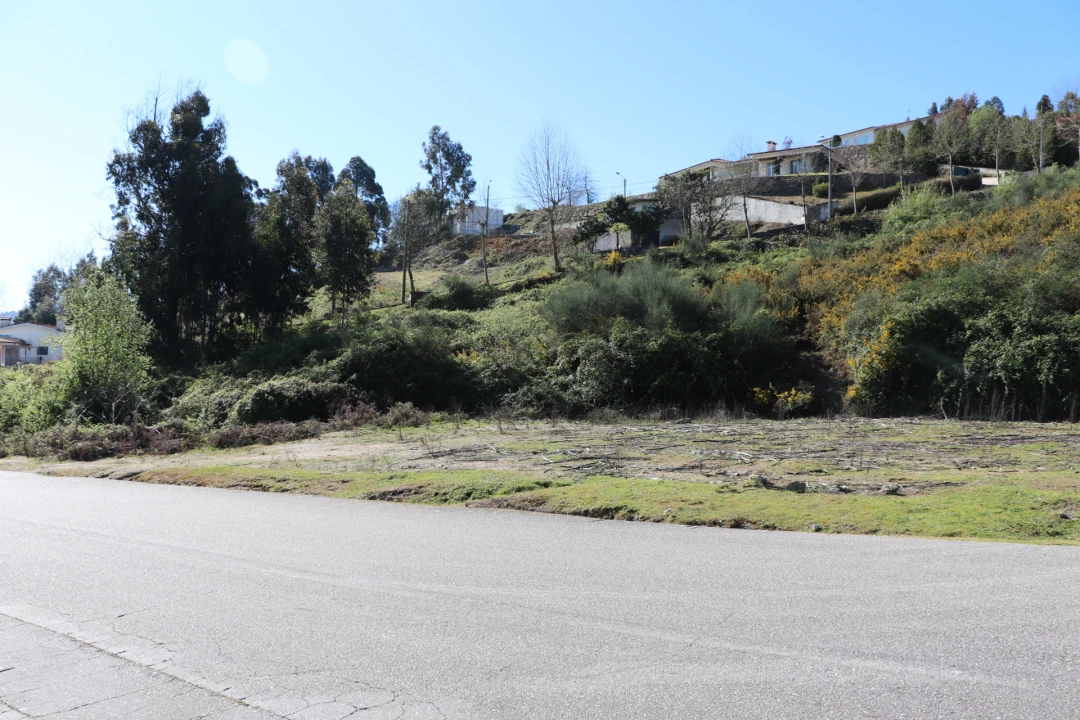 Terreno Misto para Venda em Santa Eulália Foto 12