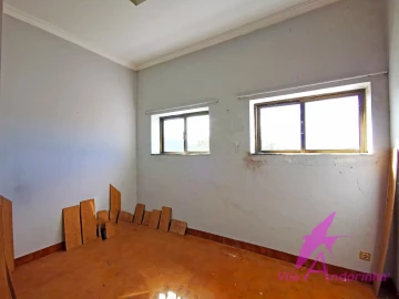 Armazém para Venda em Perre