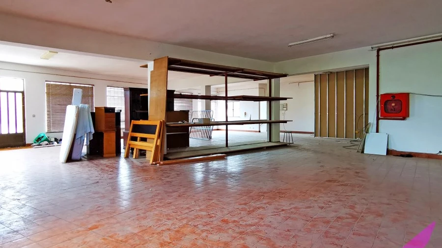Armazém para Venda em Perre