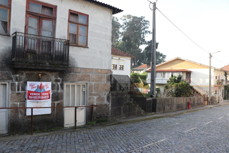 Moradia T6 para Venda em São Tomé de Negrelos Foto 3