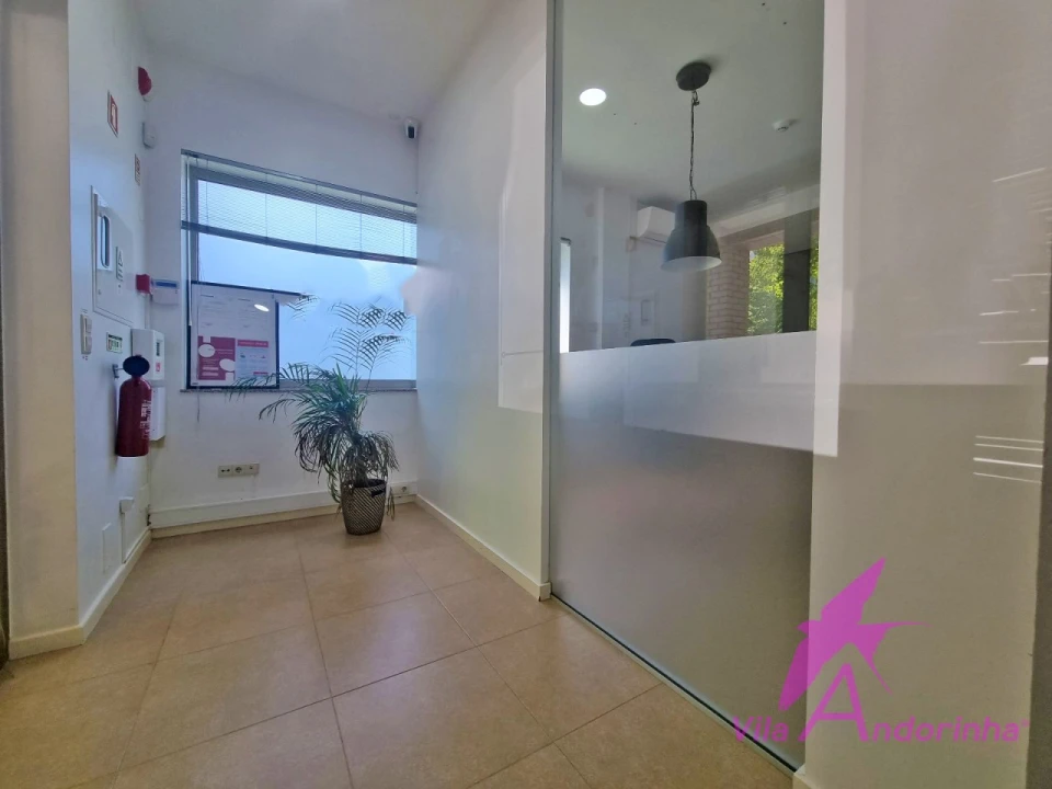 Negócio para Venda em Santa Maria Maior e Monserrate e Meadela Foto 2