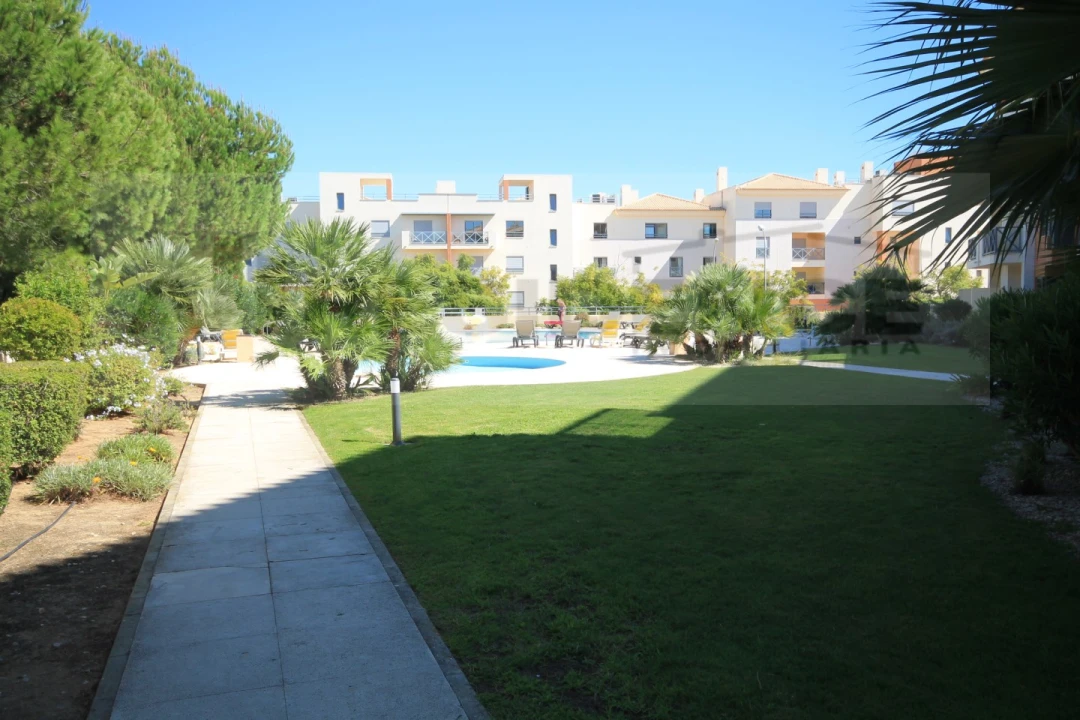 Apartamento T2 para Venda em Albufeira e Olhos de Água Foto 34