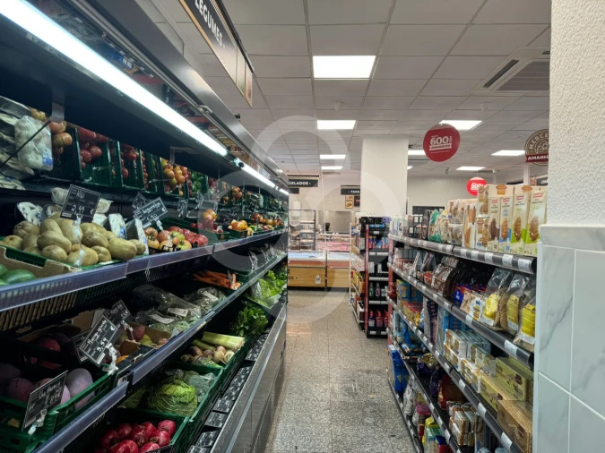 Loja para Venda em Parque das Nações Foto 4