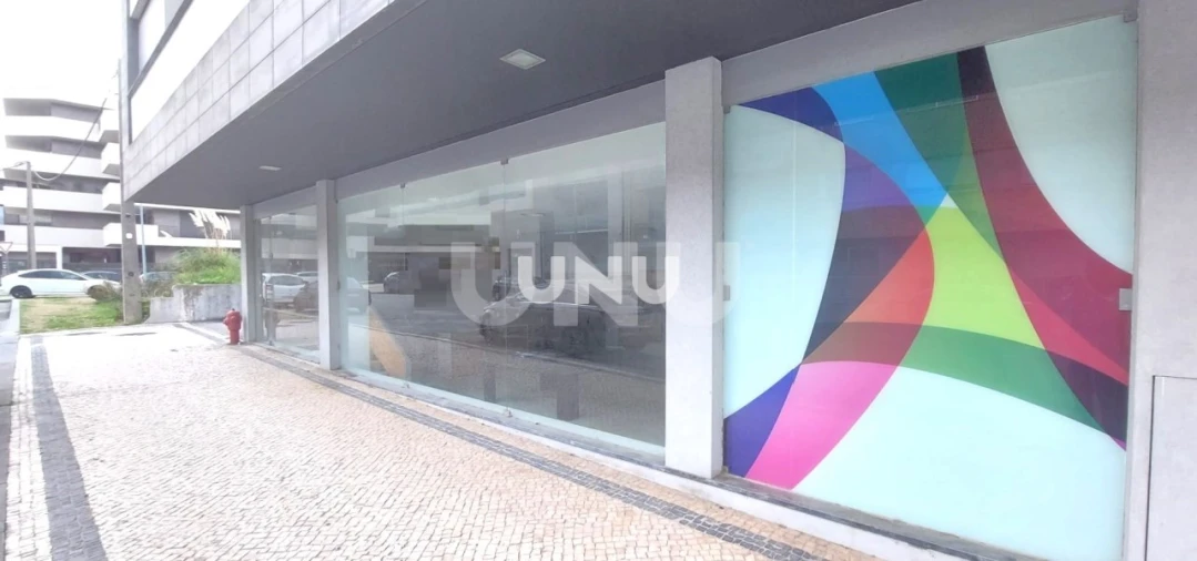 Loja para Arrendamento em Santa Maria da Feira, Travanca, Sanfins e Espargo Foto 3