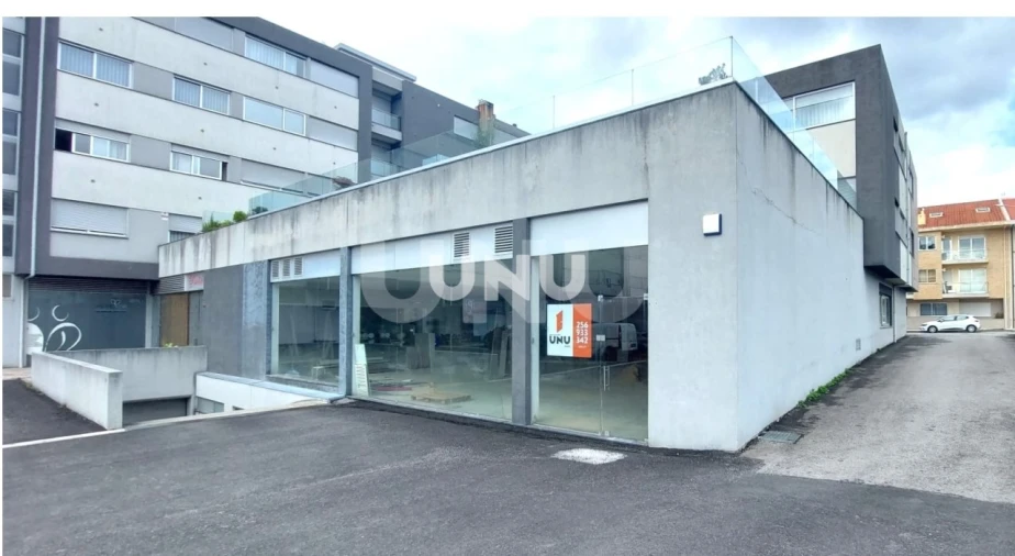 Loja para Arrendamento em Santa Maria da Feira, Travanca, Sanfins e Espargo Foto 4