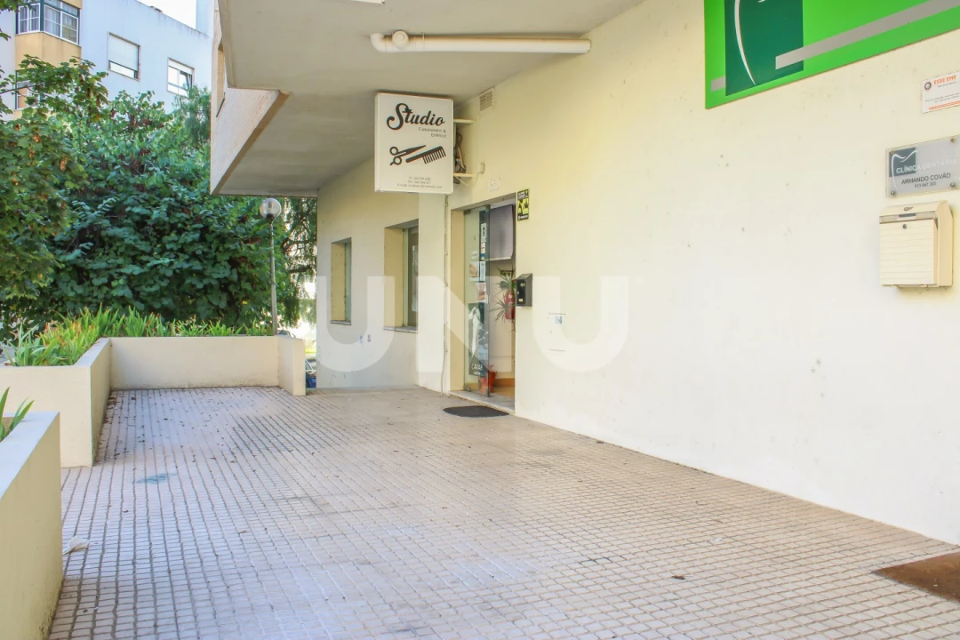 Loja para Venda em Carregado e Cadafais Foto 1