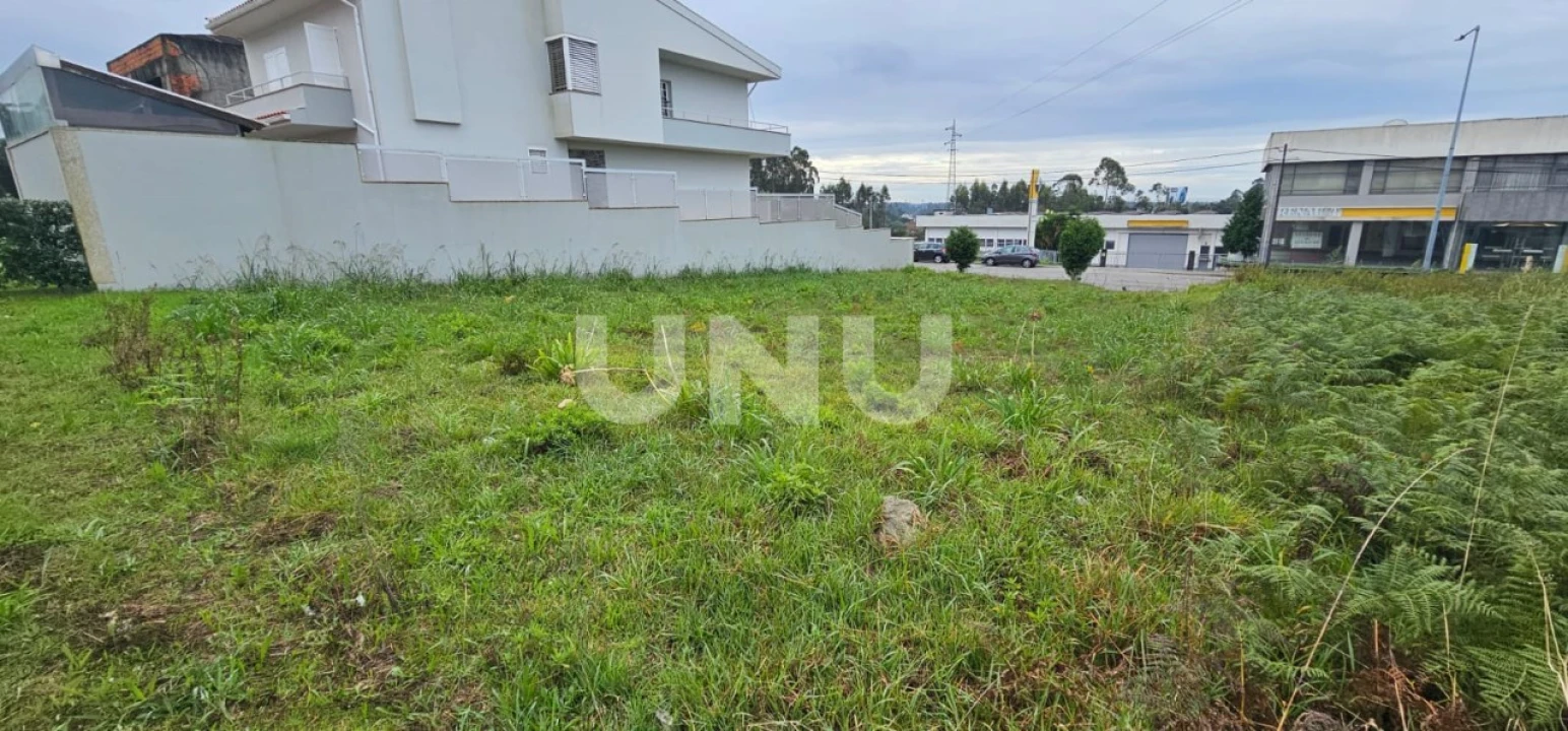 Terreno para Venda em Santa Maria de Lamas Foto 3