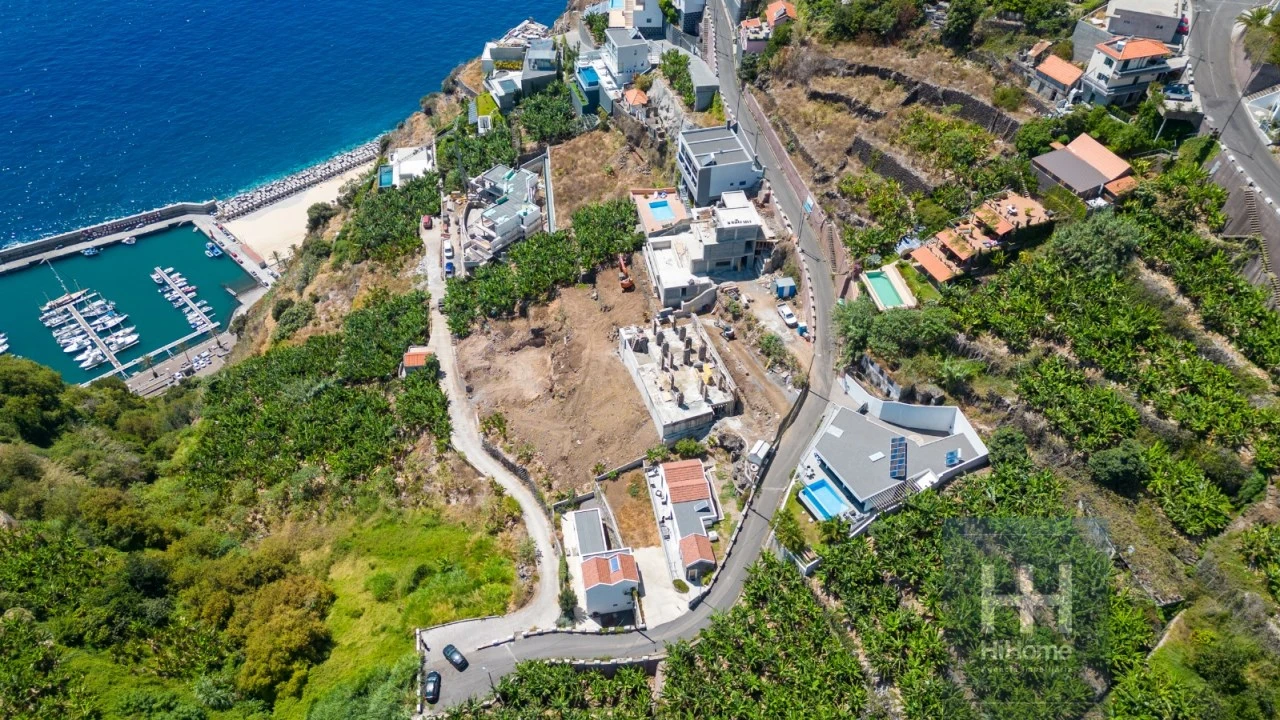 Moradia T3 para Venda em Calheta Foto 4