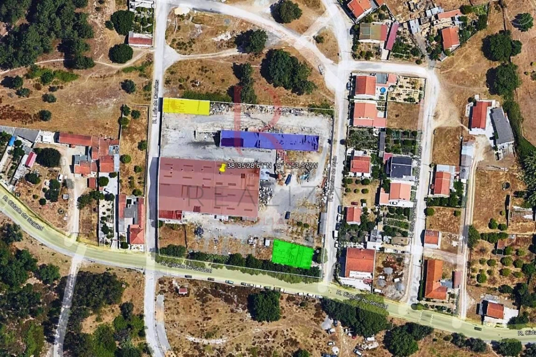 Armazém para Venda em Santo Antonio da Charneca Foto 1