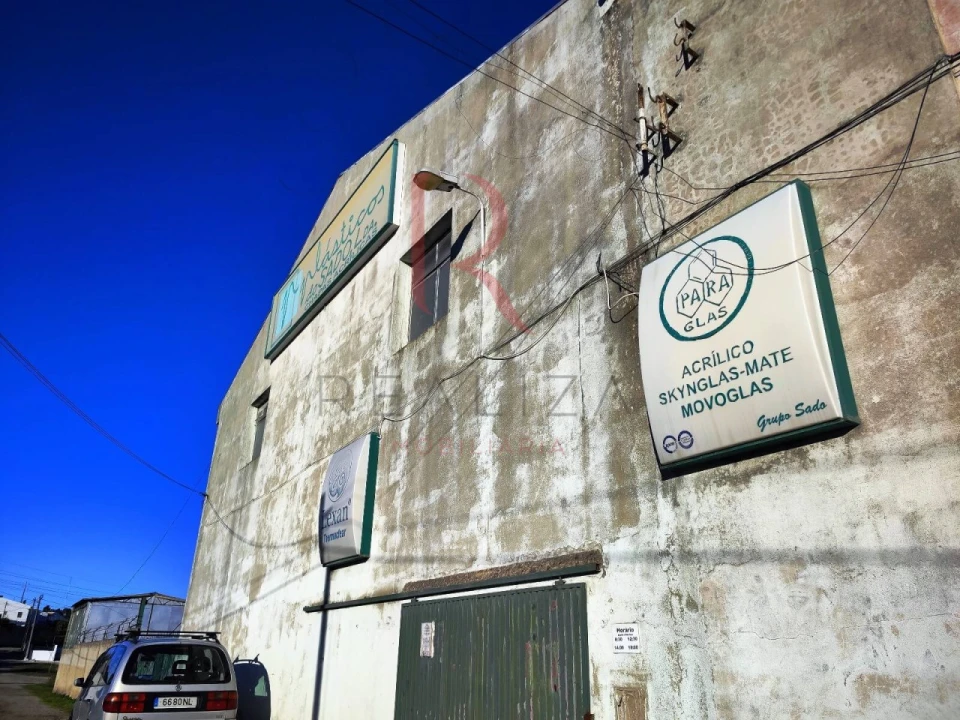 Armazém para Venda em Santo Antonio da Charneca Foto 10