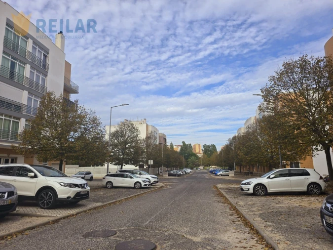 Loja para Venda em Vialonga Foto 12