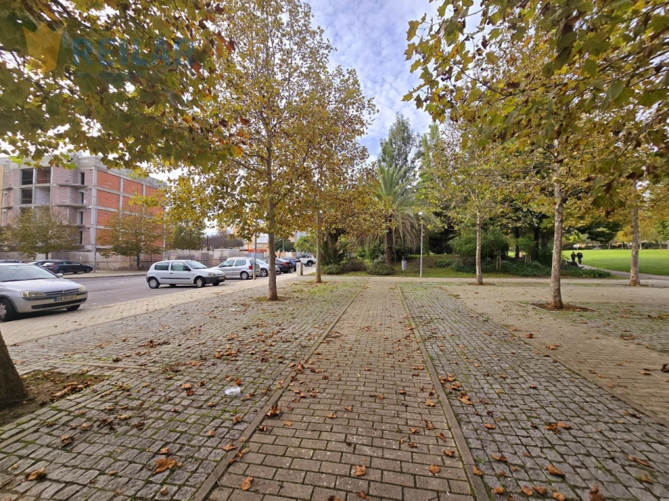 Loja para Venda em Vialonga Foto 16