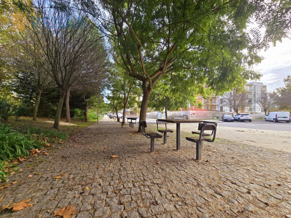 Loja para Venda em Vialonga Foto 21