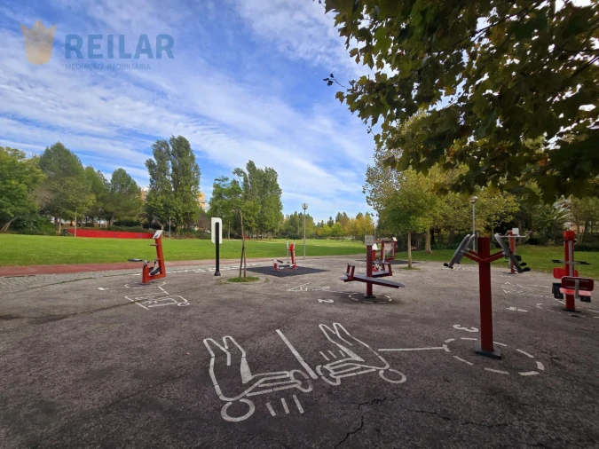 Loja para Venda em Vialonga Foto 17