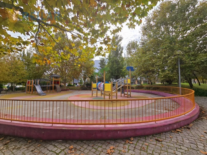 Loja para Venda em Vialonga Foto 18