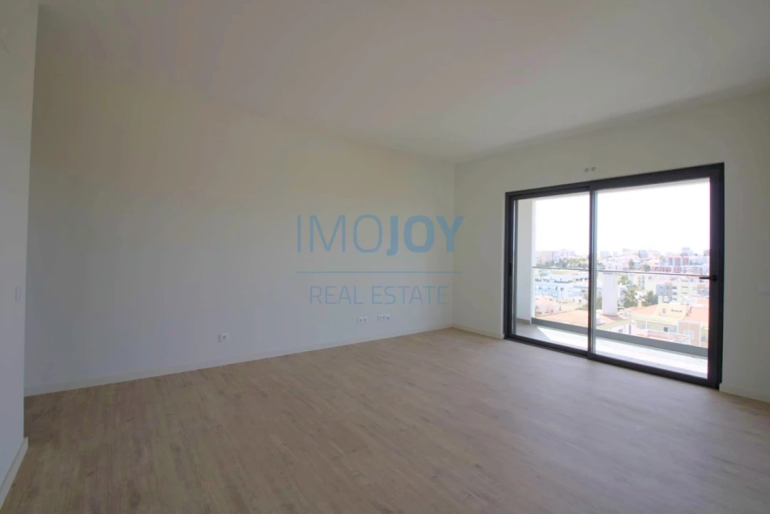 Apartamento T4 para Venda em Portimão Foto 3