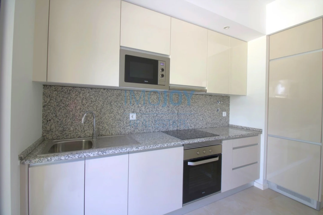 Apartamento T4 para Venda em Portimão Foto 6