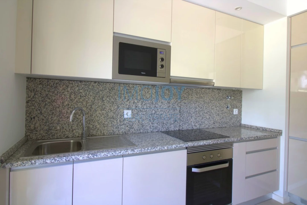 Apartamento T4 para Venda em Portimão Foto 8