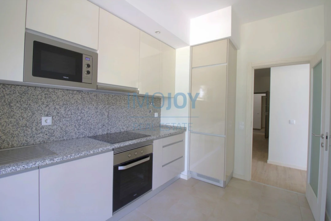 Apartamento T4 para Venda em Portimão Foto 9